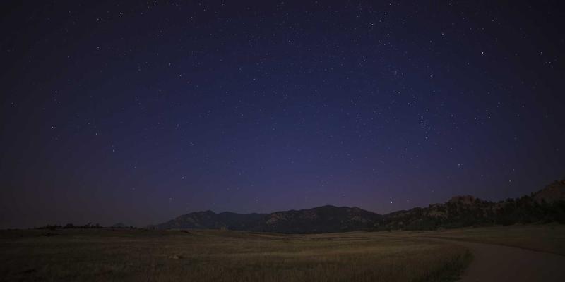 土家嫂与西兰卡普：一针一线织就的民族记忆与家族图谱