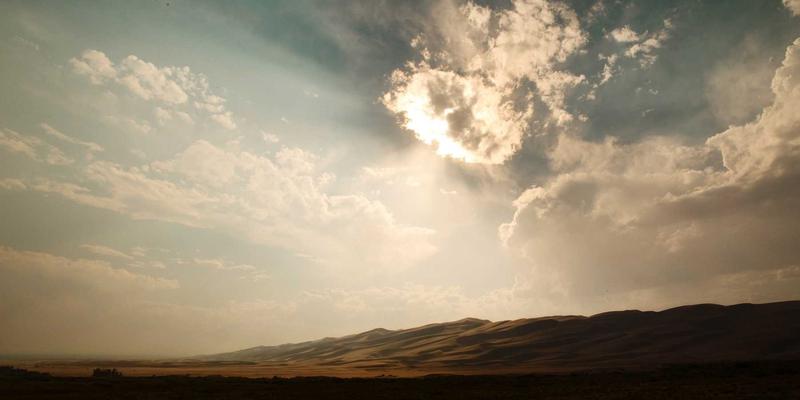 土家嫂溪边浣洗：从传统社群交往到特色美食文化的生态智慧