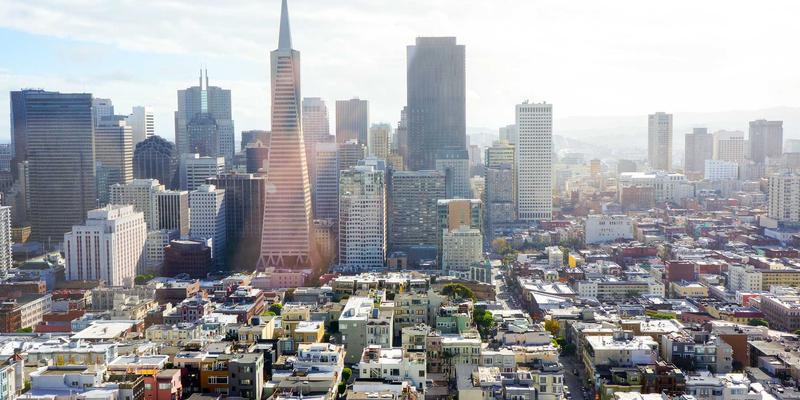 土家嫂的育儿背带：从民族智慧到文化传承，探寻土家族腊肉背后的生命纽带