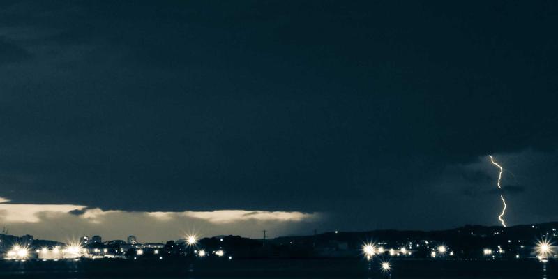 土家嫂：织锦与美食背后的文化密码